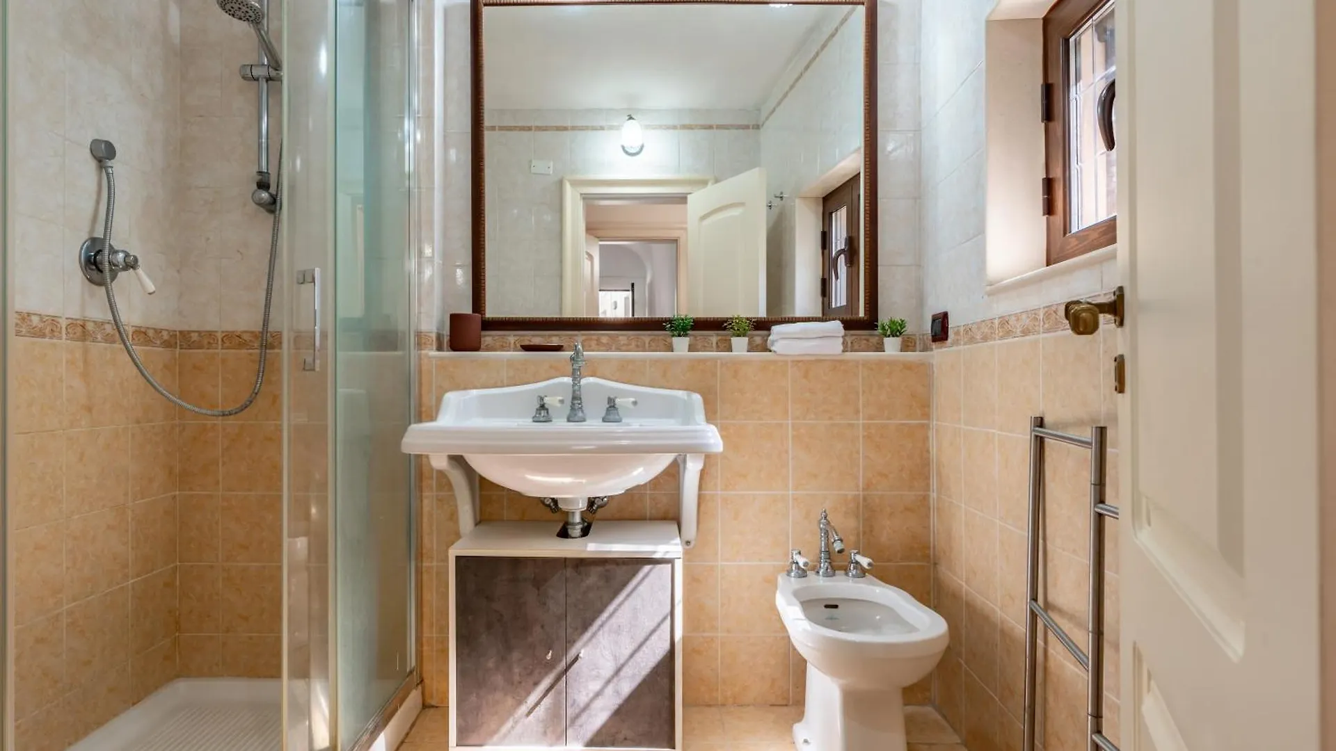 Apartment Cute Apt In San Berillo - Urban Living At Its Best Catania