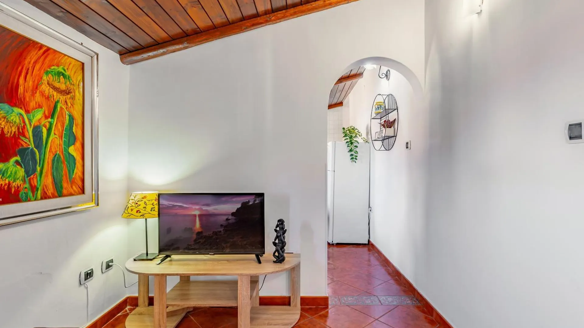 Cute Apt In San Berillo - Urban Living At Its Best Catania Apartment